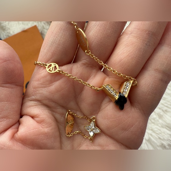 LOUIS VUITTON Essential V Bracelet & Gold Metal Ring. Size S, NEW - Picture 6 of 9